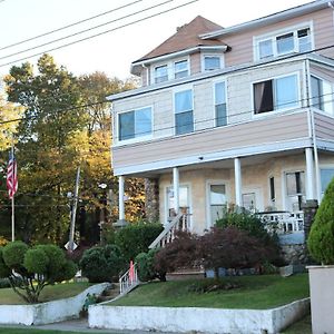 Harbor House Bed And Breakfast